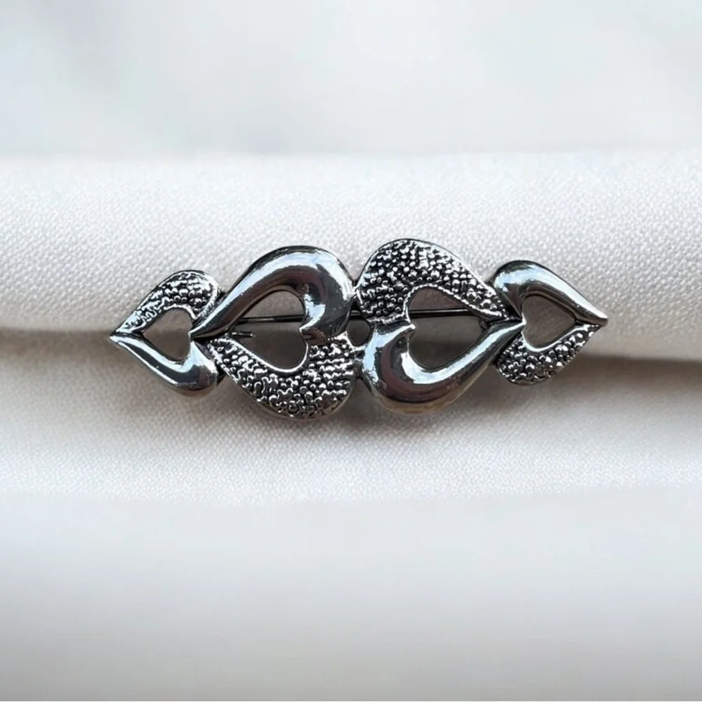 N/A silver hearts
